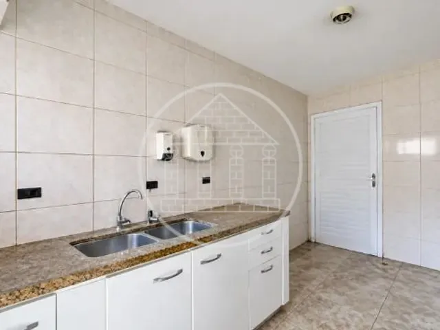 Sobrado com 250m² 12 quartos e 13 banheiros, para alugar, no bairro Santo Amaro em São Paulo
