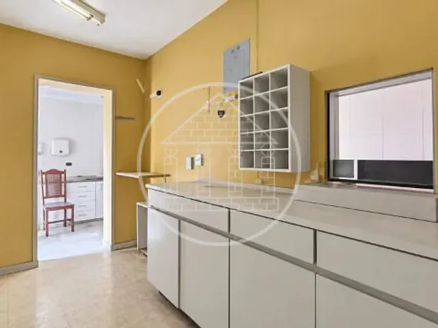 Sobrado com 250m² 12 quartos e 13 banheiros, para alugar, no bairro Santo Amaro em São Paulo