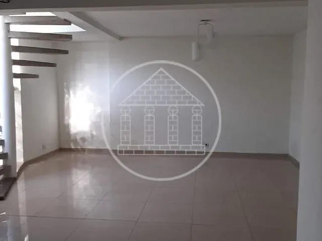 Sobrado com 250m² 3 quartos e 4 banheiros, à venda, no bairro Jardim Ana Lúcia em São Paulo