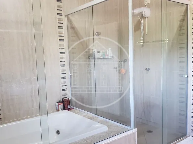 Sobrado com 820m² 3 quartos e 2 banheiros, à venda, no bairro Fazenda da Ilha em Embu-Guaçu