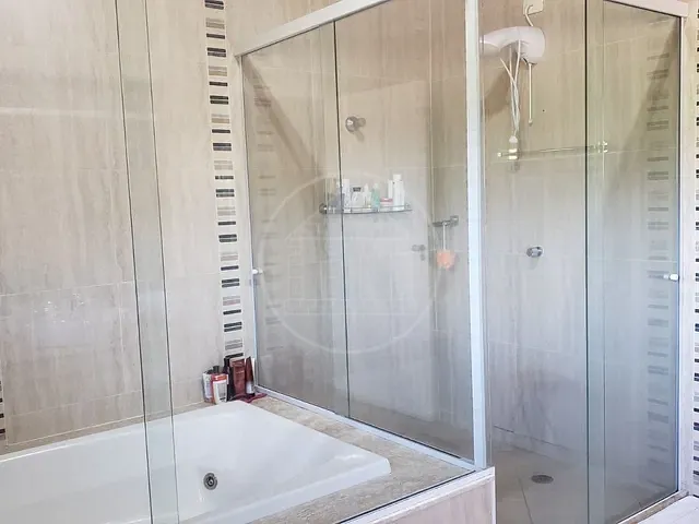 Sobrado com 820m² 3 quartos e 2 banheiros, à venda, no bairro Fazenda da Ilha em Embu-Guaçu