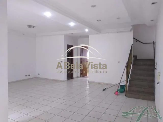 Sobrado com 360m² 3 quartos e 2 banheiros, à venda, no bairro Centro em Osasco