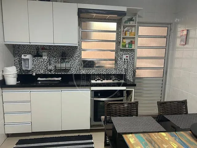 Sobrado com 170m² 4 quartos e 2 banheiros, à venda, no bairro Jardim Colonial em São Paulo