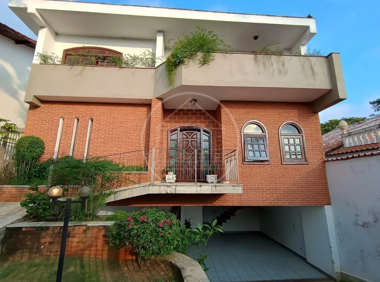 Sobrado, 4 quartos, 370 m² - Foto 1