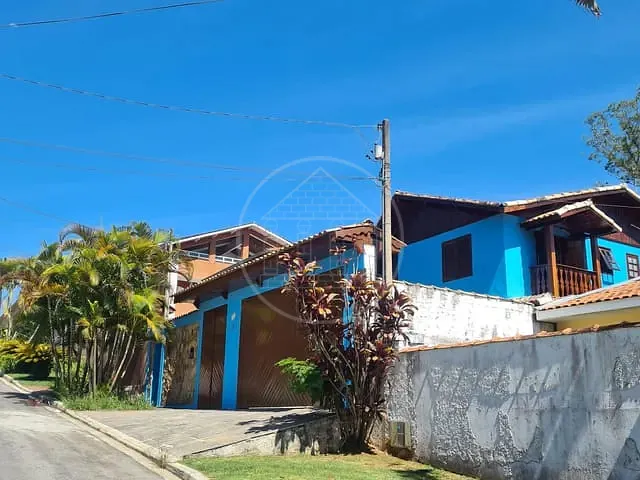 Sobrado 3 quartos e 4 banheiros, à venda, no bairro Parque do Terceiro Lago em São Paulo