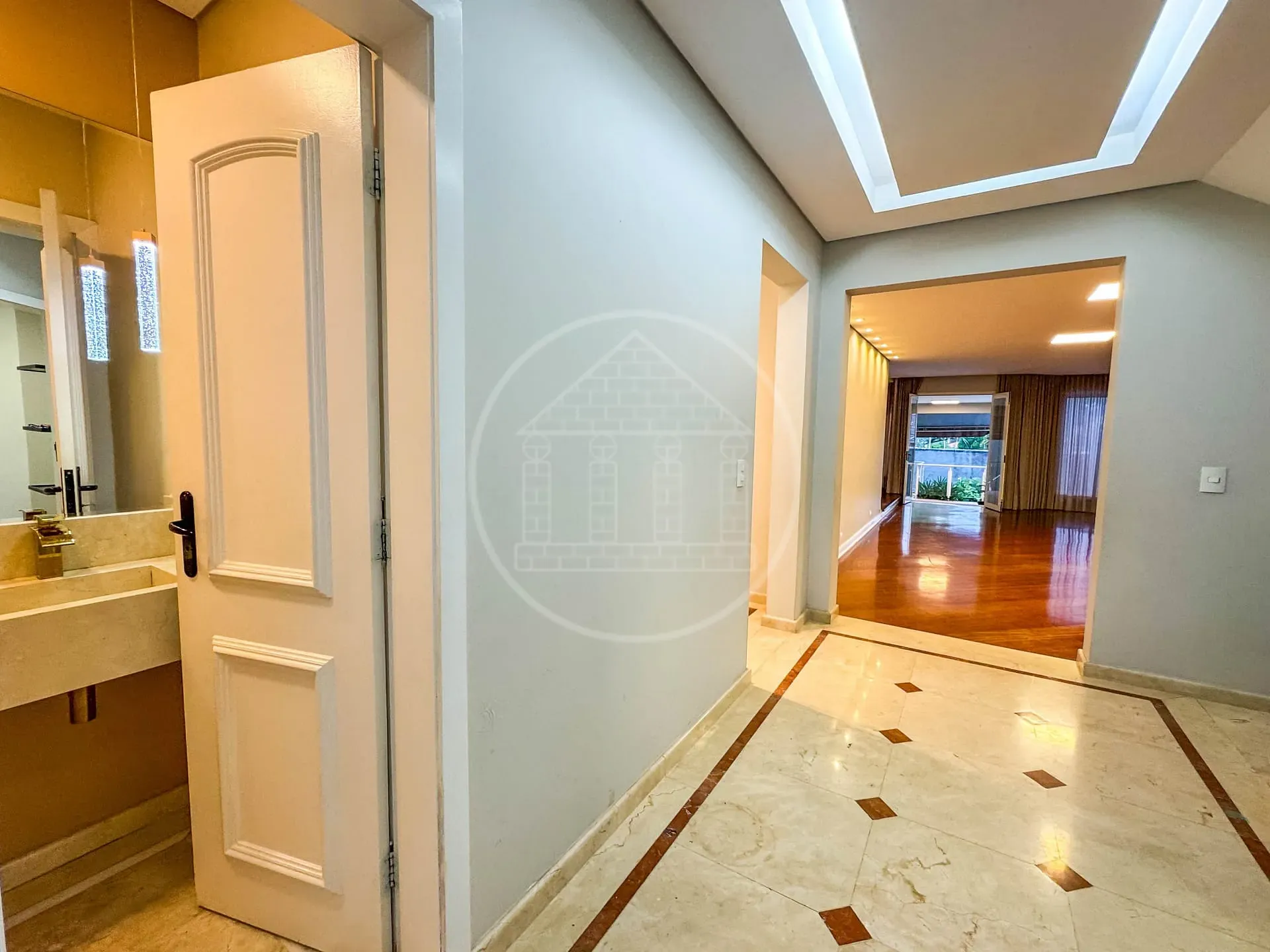 Sobrado, 4 quartos, 410 m² - Foto 2