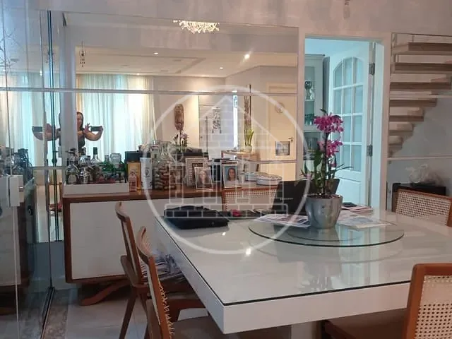 Sobrado com 170m² 3 quartos e 4 banheiros, à venda, no bairro Jardim Marajoara em São Paulo