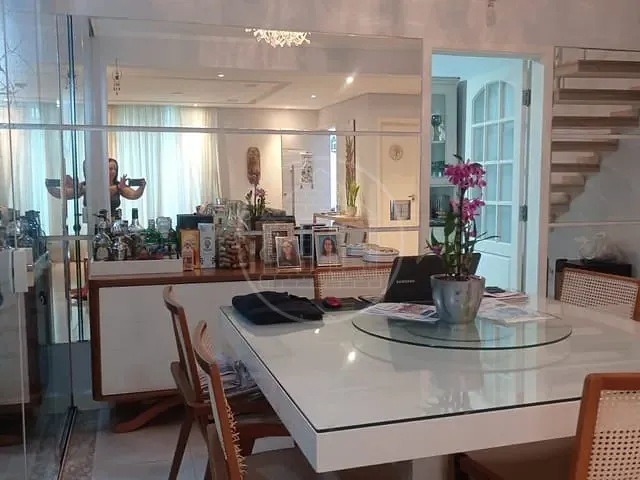 Sobrado com 170m² 3 quartos e 4 banheiros, à venda, no bairro Jardim Marajoara em São Paulo