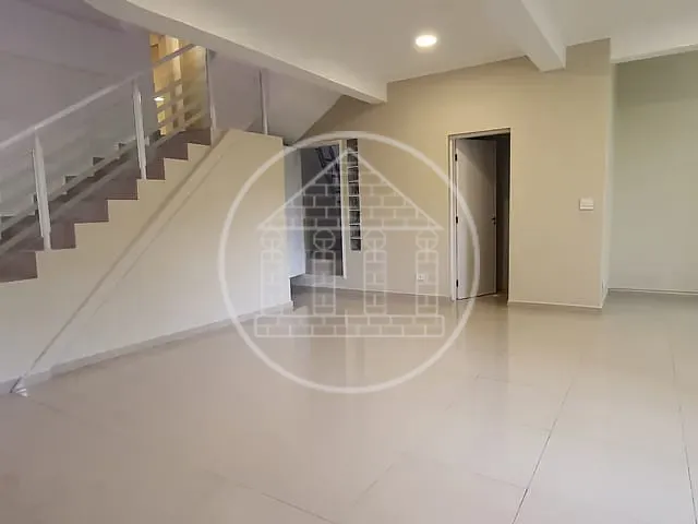 Sobrado com 288m² 4 quartos e 5 banheiros, para alugar, no bairro Parque Alves de Lima em São Paulo