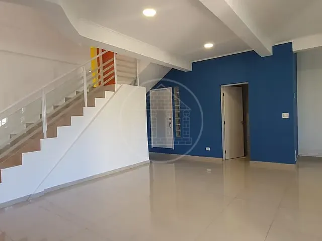 Sobrado com 288m² 4 quartos e 5 banheiros, para alugar, no bairro Parque Alves de Lima em São Paulo