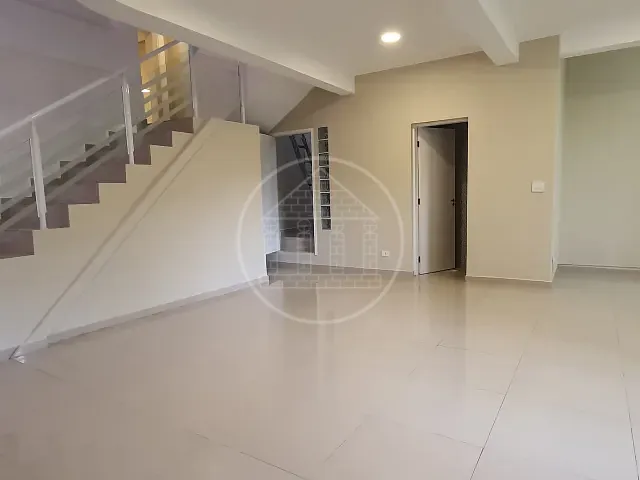 Sobrado com 288m² 4 quartos e 5 banheiros, para alugar, no bairro Parque Alves de Lima em São Paulo