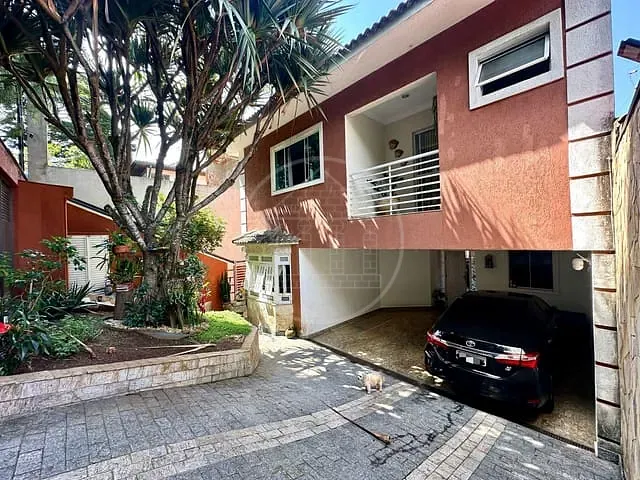 Sobrado com 250m² 4 quartos e 3 banheiros, à venda, no bairro Interlagos em São Paulo