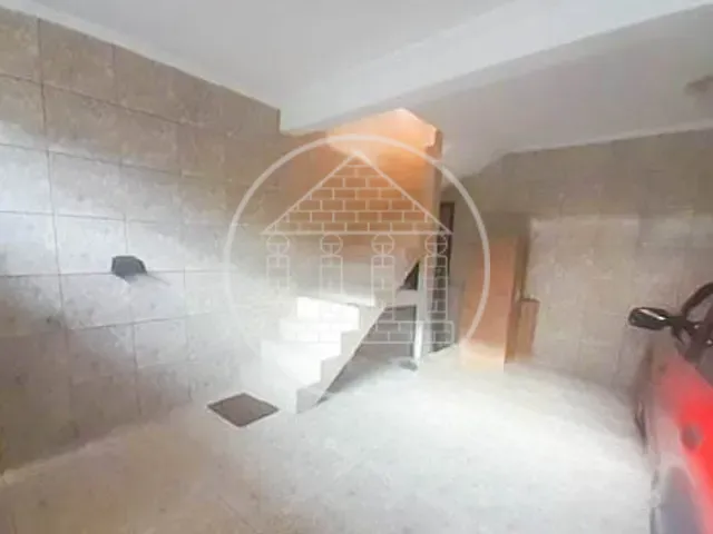 Sobrado 6 quartos e 7 banheiros, à venda, no bairro Jardim Shangrilá (Zona Sul) em São Paulo