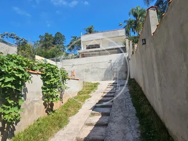 Sobrado com 545m² 3 quartos e 3 banheiros, à venda, no bairro Parque do Terceiro Lago em São Paulo