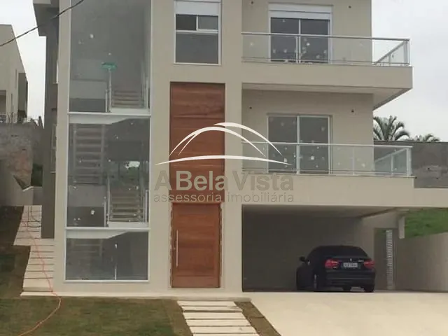 Sobrado com 560m² 4 quartos e 5 banheiros, à venda, no bairro Jardim do Golf I em Jandira