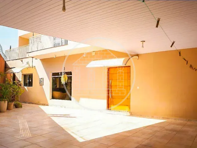 Sobrado com 200m² 5 quartos e 3 banheiros, à venda, no bairro Cidade Dutra em São Paulo