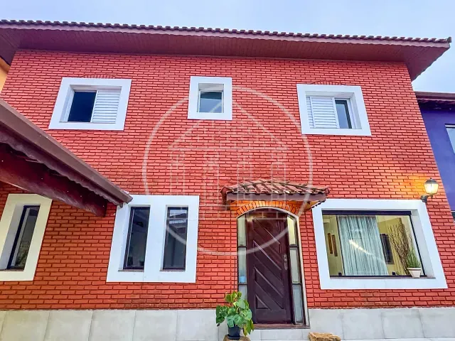 Sobrado com 200m² 4 quartos e 4 banheiros, à venda, no bairro Jardim Ipanema (Zona Sul) em São Paulo