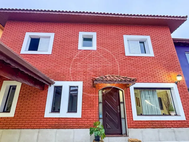 Sobrado com 200m² 4 quartos e 4 banheiros, à venda, no bairro Jardim Ipanema (Zona Sul) em São Paulo