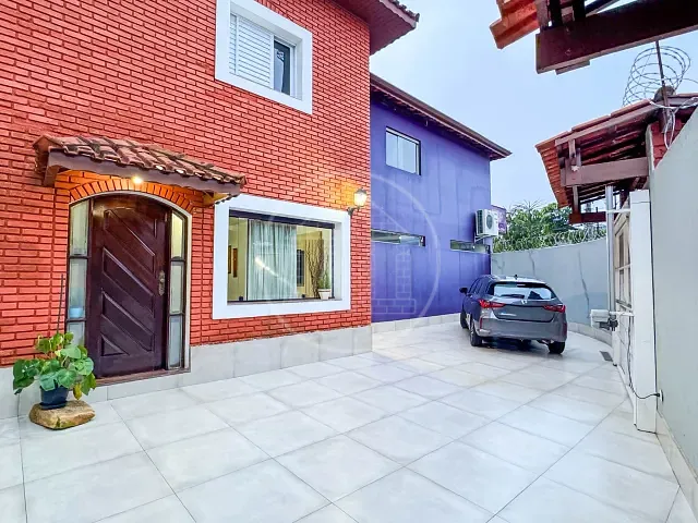 Sobrado com 200m² 4 quartos e 4 banheiros, à venda, no bairro Jardim Ipanema (Zona Sul) em São Paulo
