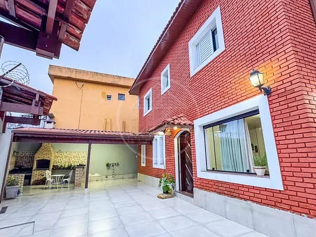 Sobrado com 200m² 4 quartos e 4 banheiros, à venda, no bairro Jardim Ipanema (Zona Sul) em São Paulo