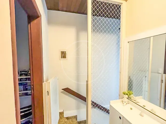 Sobrado com 250m² 3 quartos e 3 banheiros, para alugar, no bairro Jardim das Palmeiras (Zona Sul) em São Paulo
