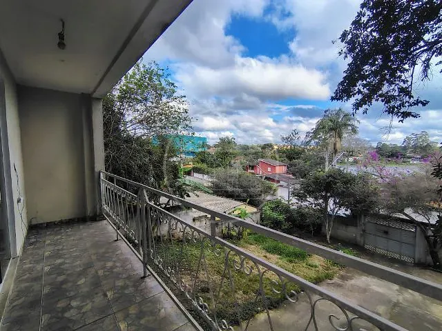 Sobrado com 700m² 4 quartos e 4 banheiros, à venda ou para alugar, no bairro Jardim Shangrilá (Zona Sul) em São Paulo