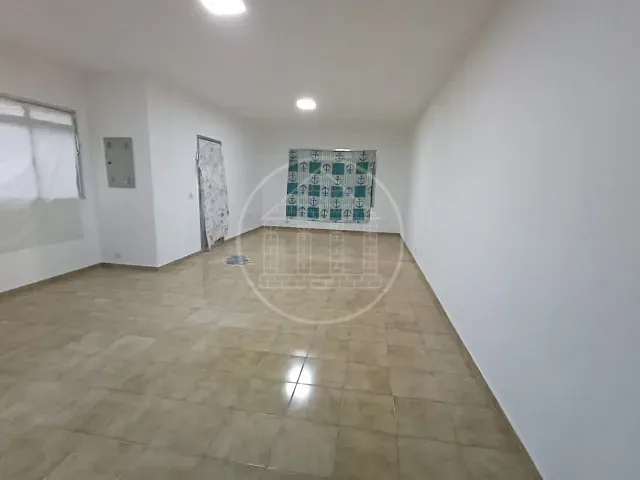 Sobrado com 250m² 3 quartos e 4 banheiros, à venda ou para alugar, no bairro Socorro em São Paulo