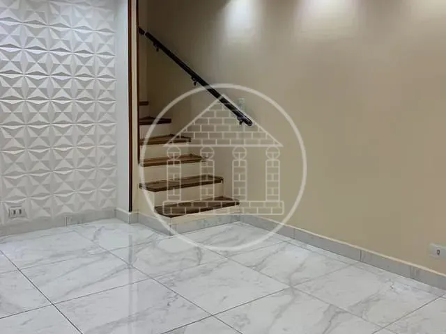 Sobrado 3 quartos e 2 banheiros, à venda, no bairro Jardim São Bernardo em São Paulo