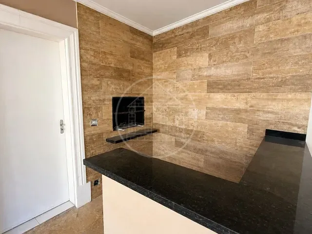 Sobrado com 632m² 4 quartos e 4 banheiros, à venda ou para alugar, no bairro Interlagos em São Paulo