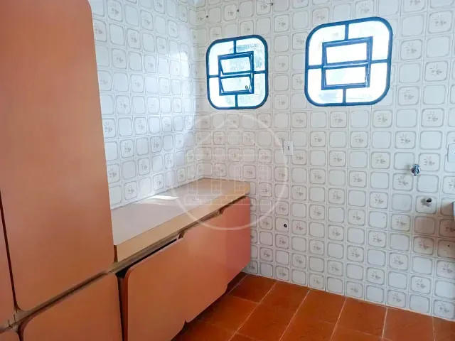 Sobrado com 305m² 3 quartos e 4 banheiros, para alugar, no bairro Jardim Prudência em São Paulo