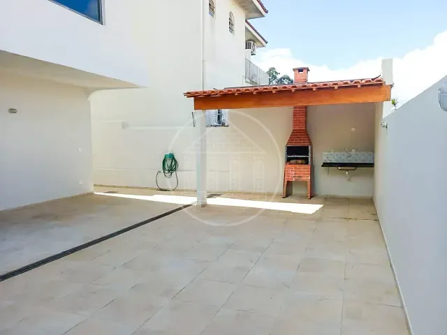 Sobrado com 305m² 3 quartos e 4 banheiros, para alugar, no bairro Jardim Prudência em São Paulo