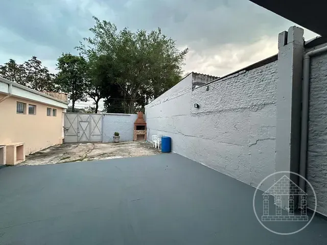 Sobrado com 240m², para alugar, no bairro Cidade Dutra em São Paulo