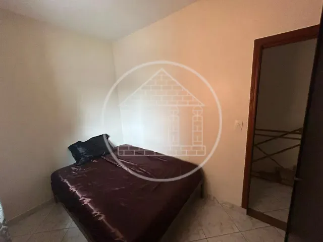 Sobrado com 240m², para alugar, no bairro Cidade Dutra em São Paulo