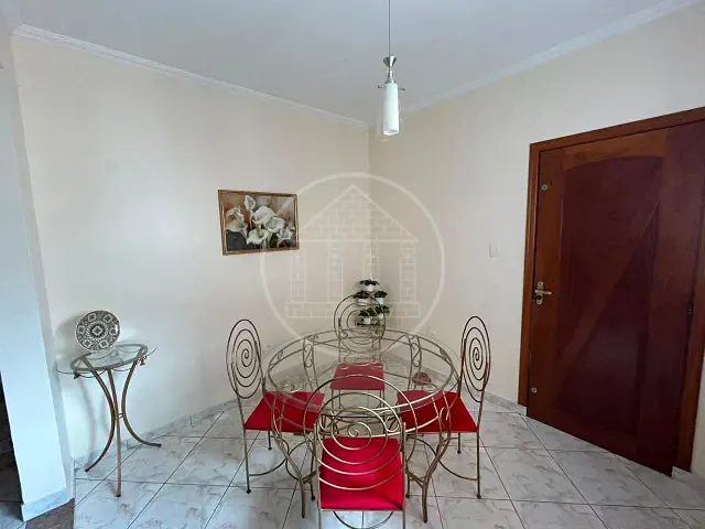 Sobrado com 240m², para alugar, no bairro Cidade Dutra em São Paulo