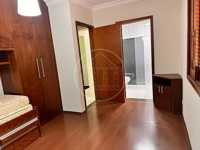 Sobrado 4 quartos e 7 banheiros, à venda, no bairro Jardim Campo Grande em São Paulo