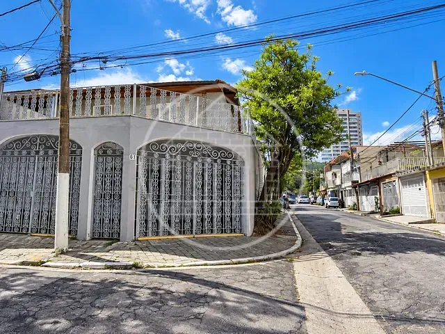 Sobrado com 171m² 4 quartos e 5 banheiros, à venda ou para alugar, no bairro Chácara Japonesa em São Paulo