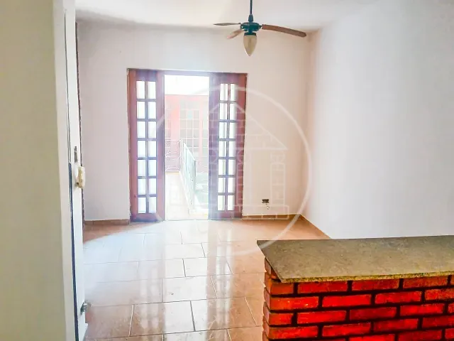 Sobrado com 250m² 5 quartos e 3 banheiros, à venda, no bairro Jardim dos Lagos em São Paulo