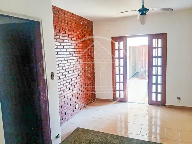 Sobrado com 250m² 5 quartos e 3 banheiros, à venda, no bairro Jardim dos Lagos em São Paulo