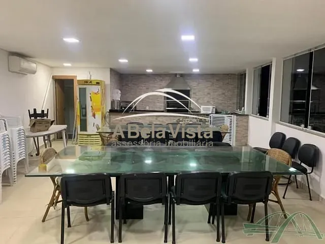 Sobrado com 350m² 3 quartos e 7 banheiros, à venda, no bairro Parque Ideal em Carapicuíba