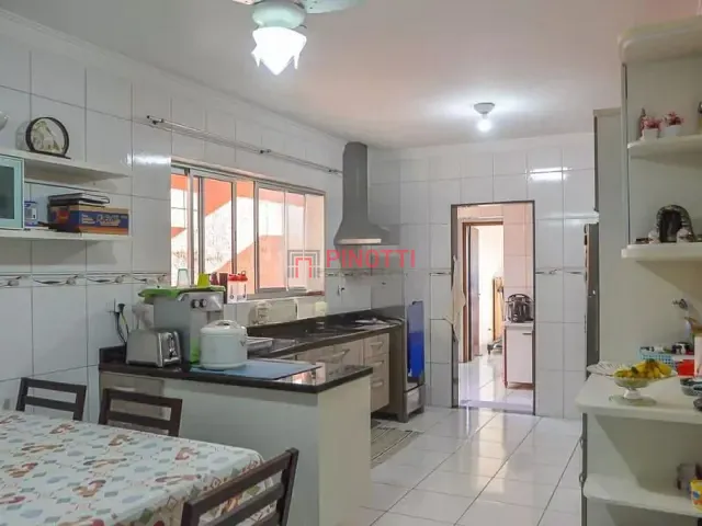 Sobrado 3 quartos e 2 banheiros, à venda, no bairro Jardim Thelma em São Bernardo do Campo