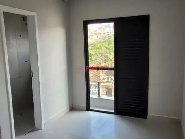 Sobrado 2 quartos e 1 banheiro, à venda, no bairro Jardim Santo Alberto em Santo André