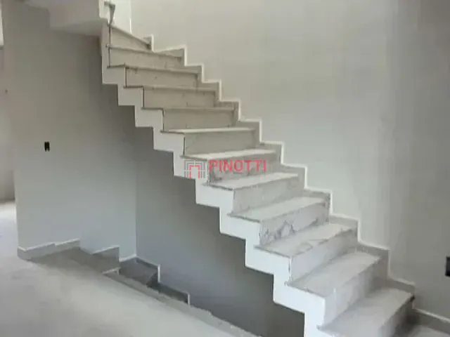 Sobrado 2 quartos e 1 banheiro, à venda, no bairro Jardim Santo Alberto em Santo André