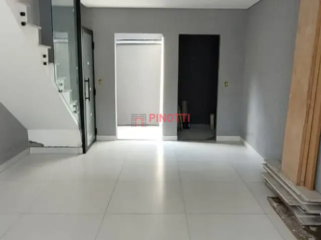 Sobrado 2 quartos e 1 banheiro, à venda, no bairro Jardim Santo Alberto em Santo André