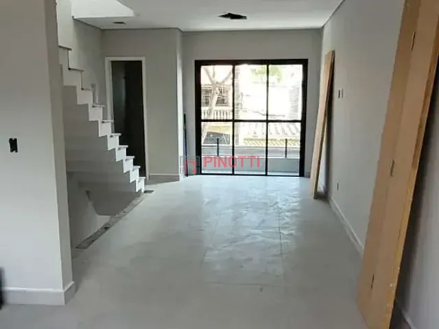 Sobrado 2 quartos e 1 banheiro, à venda, no bairro Jardim Santo Alberto em Santo André