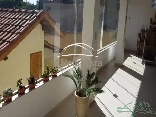 Sobrado com 160m² 3 quartos e 3 banheiros, à venda, no bairro Umuarama em Osasco