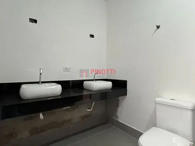 Sobrado 3 quartos e 5 banheiros, à venda, no bairro Nova Petrópolis em São Bernardo do Campo