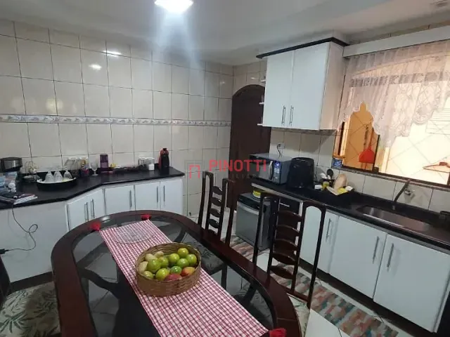 Sobrado 3 quartos e 3 banheiros, à venda ou para alugar, no bairro Montanhão em São Bernardo do Campo
