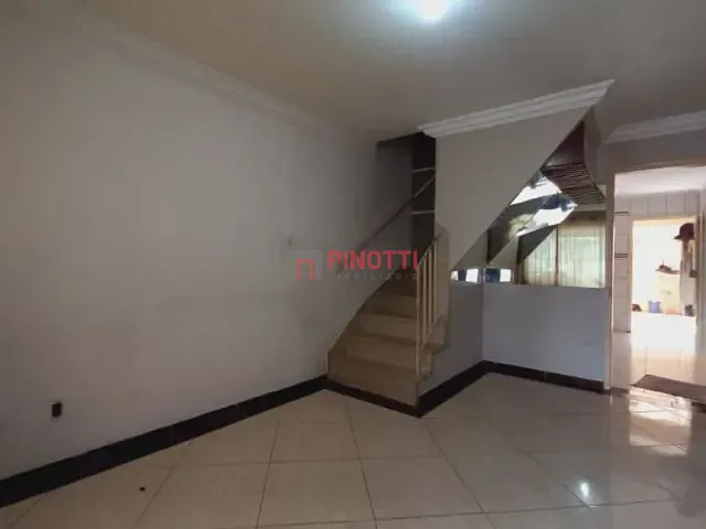 Sobrado 2 quartos e 1 banheiro, à venda, no bairro Jardim Petroni em São Bernardo do Campo