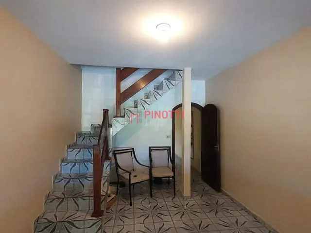 Sobrado 3 quartos e 3 banheiros, para alugar, no bairro Jardim Las Vegas em Santo André