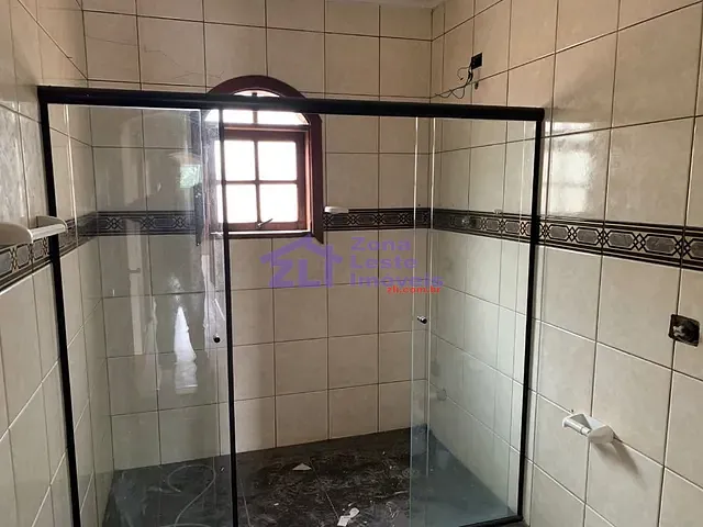 Sobrado com 320m² 3 quartos e 2 banheiros, para alugar, no bairro Penha de França em São Paulo